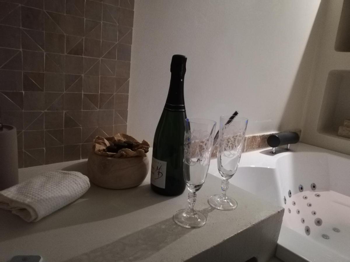 L'Autre Perle, Balneo En Supplement, Le Clos Des Perles Tourtour Exterior photo